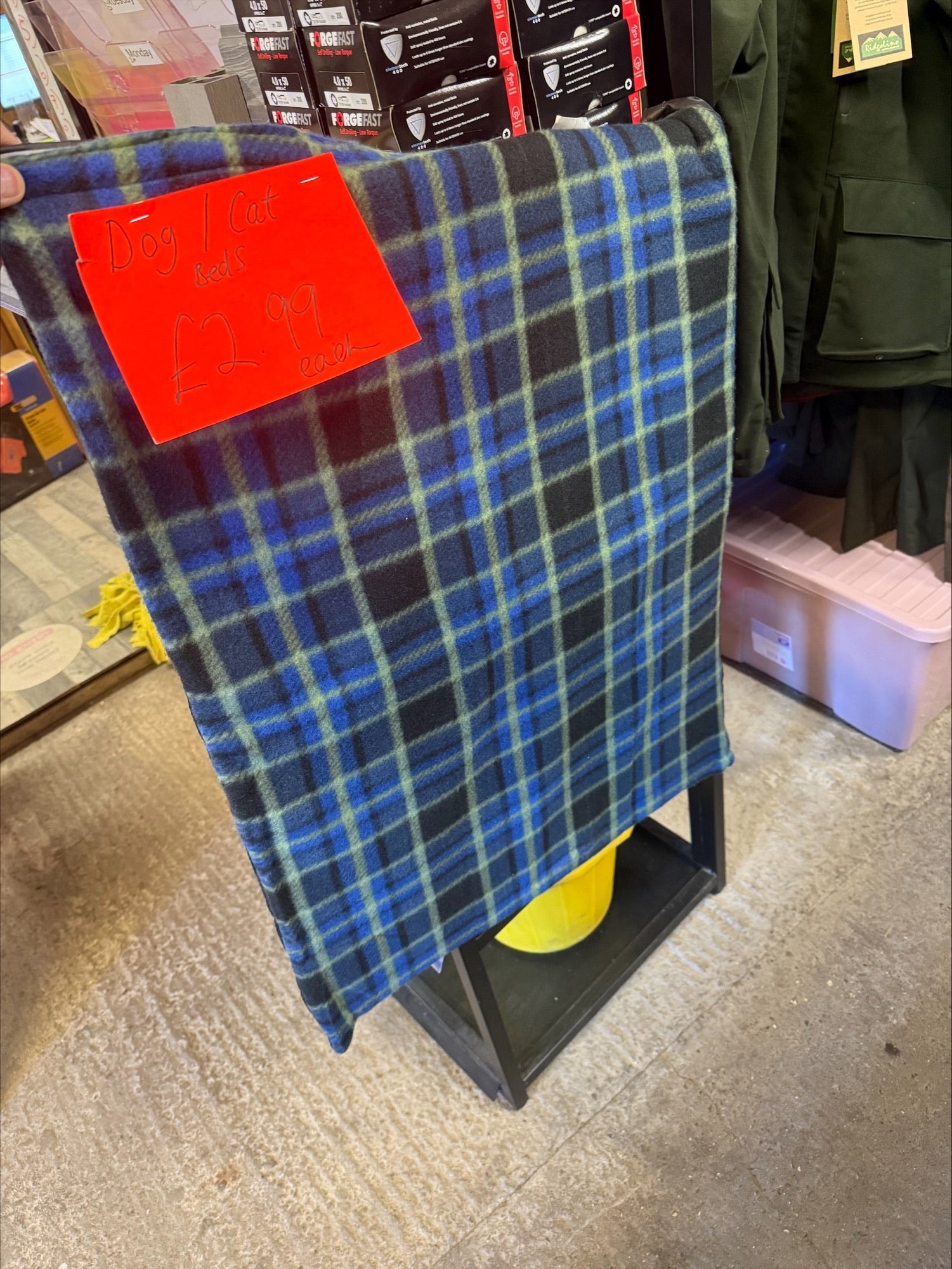 Dog / Cat Bed Green & Blue Checkered