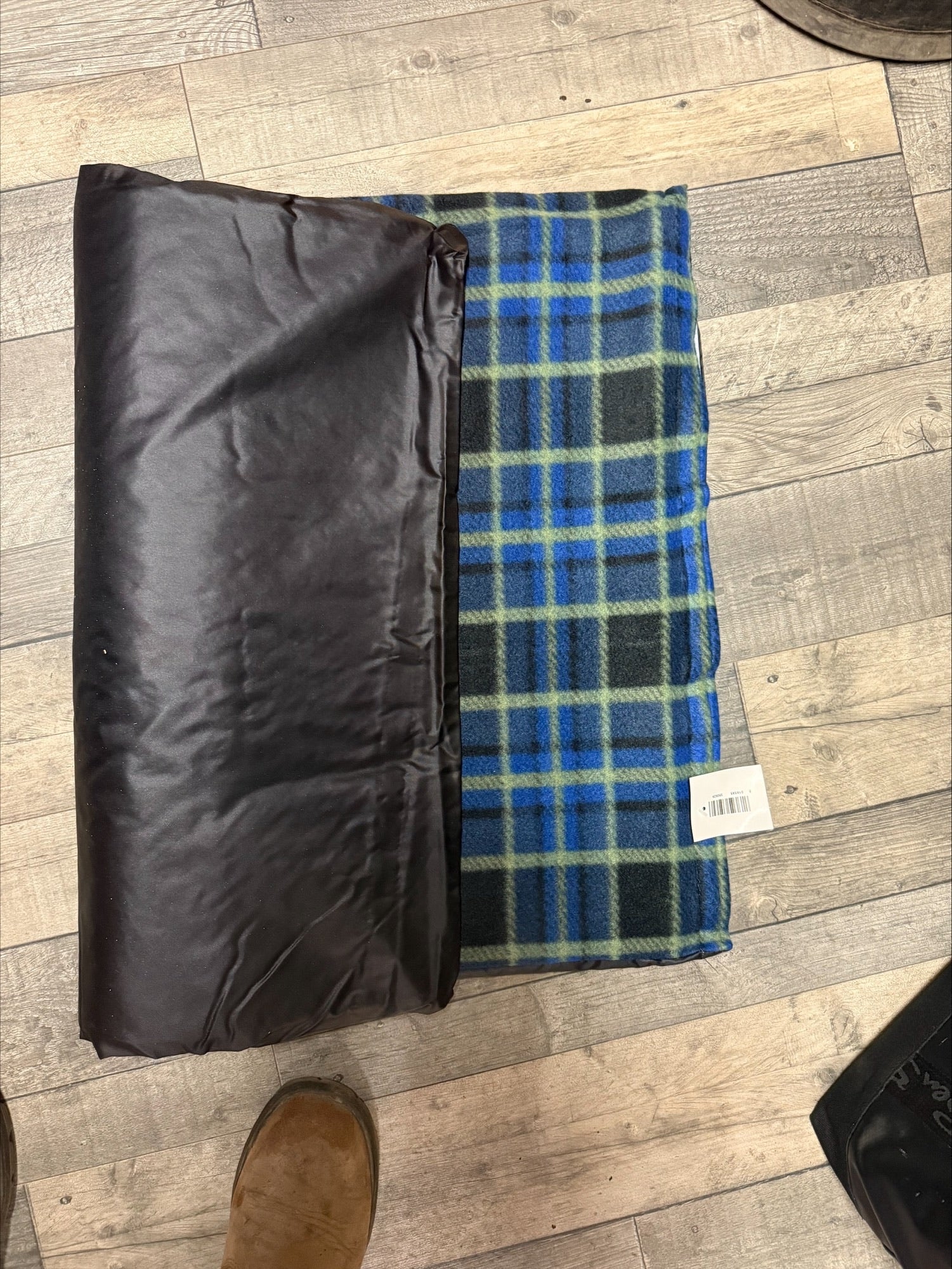 Dog / Cat Bed Green & Blue Checkered
